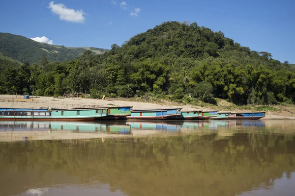 Mekong Nehri Luang Prabang Laos Boyunca Tekneler — Stok fotoğraf