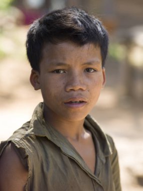 Yerel ergen çocuk, Ban Houy Phalam, Laos portresi