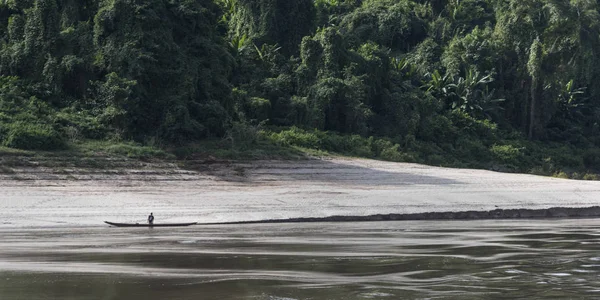 Adam Tarafında Bir Tekne Mekong Nehri Sainyabuli Province Laos — Stok fotoğraf