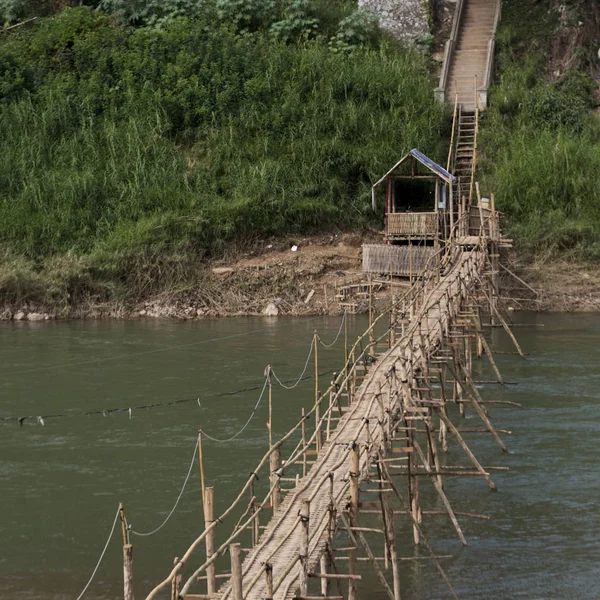 Bambu Bron Över Nam Khan Floden Luang Prabang Laos — Stockfoto