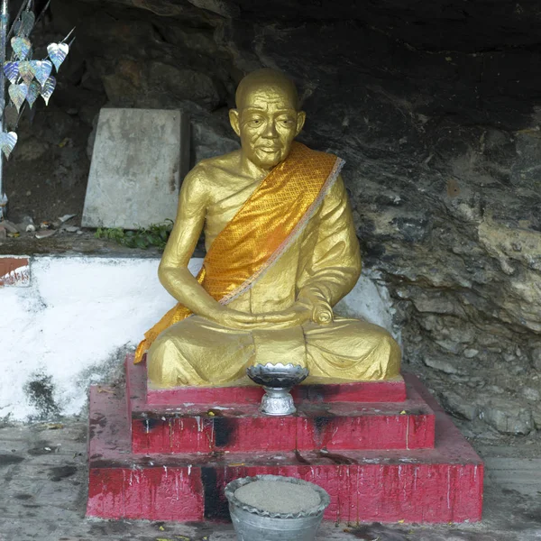 Arany Szobor Templomban Mount Phousi Luang Prabang Laosz — Stock Fotó
