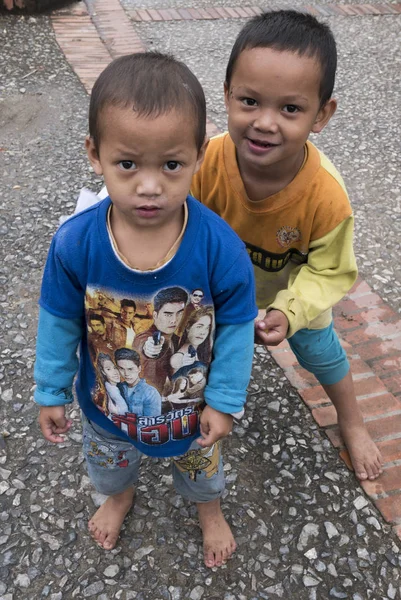Portrét Dvou Mladých Chlapců Hrát Luang Prabang Laos — Stock fotografie