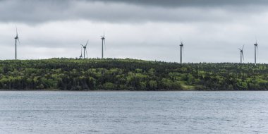 Boğazı'nın Canso, deniz sürücü, Mulgrave, Nova Scotia, Kanada, Kanada basın görüntüleri/Keith Levit üzerinde rüzgar türbinleri