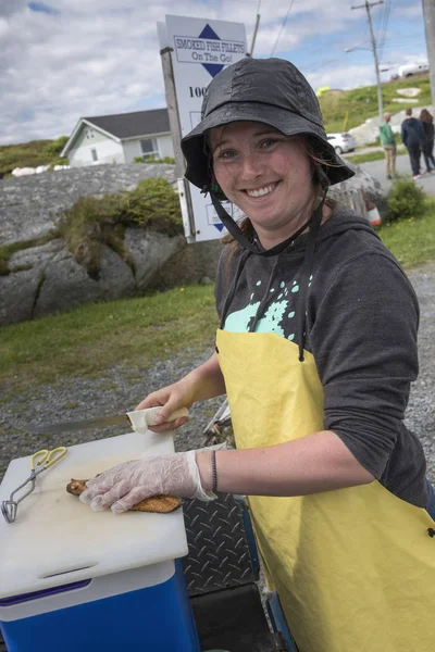 Happy Fisherwoman Fillets Fish Peggy Cove Nova Scotia Canada — Stock Photo, Image