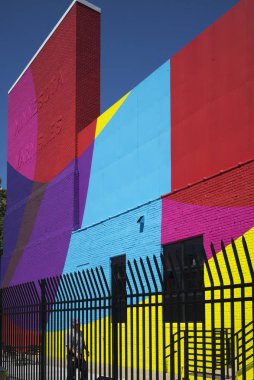 Cephe, renkli bir bina, Minneapolis, Hennepin İlçesi, Minnesota, ABD