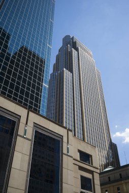 Wells Fargo Merkezi Downtown Minneapolis, Hennepin İlçesi, Minnesota, ABD, düşük açılı görünüş