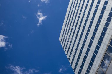 Gökyüzü, Minneapolis, Hennepin İlçesi, Minnesota, ABD karşı bina modern bir ofis düşük açılı görünüş