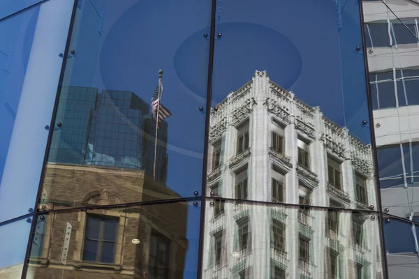 Αντανακλάσεις Σύγχρονα Γυάλινο Κτίριο Minneapolis Hennepin County Μινεσότα Ηπα — Φωτογραφία Αρχείου