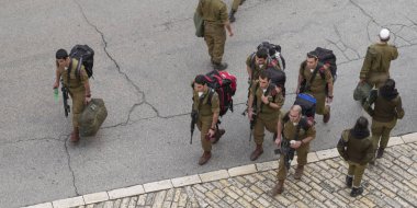 İsrail Savunma Kuvvetleri askerlerin görünümünü yüksek açı vardır street, Jerusalem, İsrail