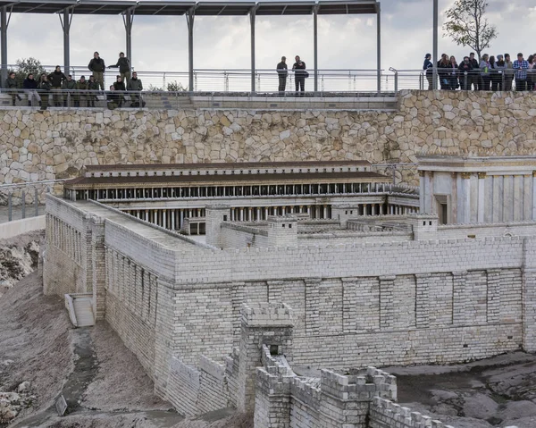 Turystycznych Oglądanie Muzeum Drugi Model Świątyni Izrael Jerozolima Izrael — Zdjęcie stockowe