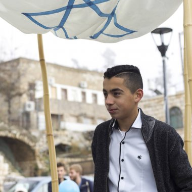 Genç çocuk Bar Mitzva kutlaması, Safed, Kuzey bölgesi, İsrail