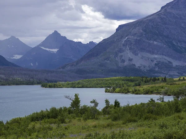 Lake Mountain Range Background Saint Mary Lake Glacier National Park — Stock Photo, Image