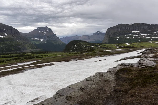 Nieve Paisaje Con Montaña Fondo Logan Pass Glacier National Park — Foto de Stock