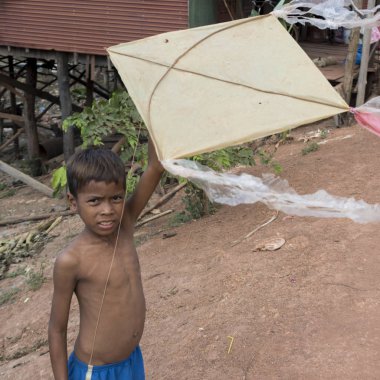 Çocuk holding uçurtma, Siem Reap, Kamboçya portresi