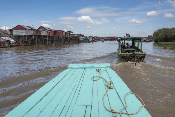 Tepedeki Tonle Sap Gölü Kampong Phluk Siem Reap Kamboçya Evler — Stok fotoğraf