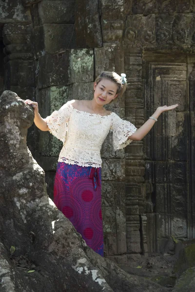 Krong 暹粒的寺庙妇女 柬埔寨 — 图库照片