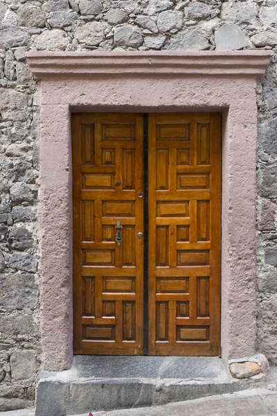 Drewniane Drzwi Przy Wejściu Domu Zona Centro San Miguel Allende — Zdjęcie stockowe