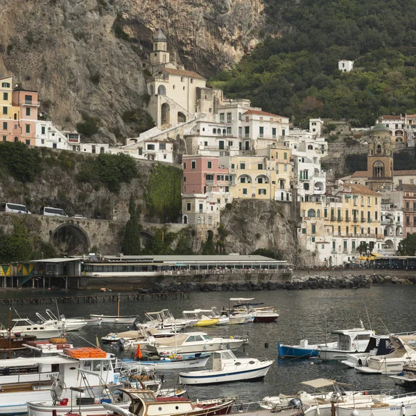 Barcos Puerto Amalfi Costa Amalfitana Salerno Campania Italia — Foto de Stock
