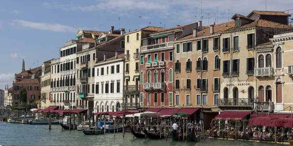 Gondolas Canal Buildings Venice Veneto Italy — Stock Photo, Image