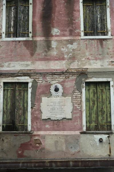 Full Frame Skott Väderbitna Hus Burano Venedig Veneto Italien — Stockfoto