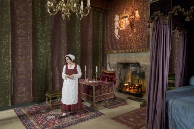 Kraliyet Sarayı, Stirling Castle, Stirling, İskoçya'nın yatak odasında hizmetçi