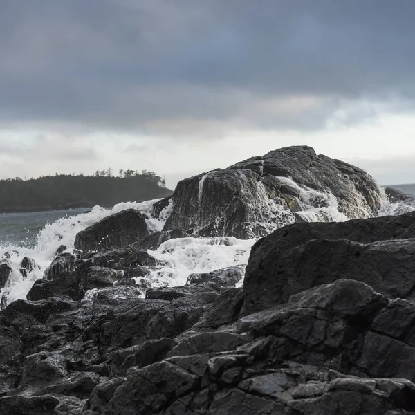 加拿大不列颠哥伦比亚省托菲诺国家公园保护区考克斯湾 Pettinger 点海岸线岩石景观 — 图库照片
