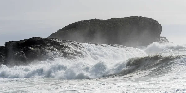 Vågor Som Stänk Kusten Pacific Rim National Park Reserve Tofino — Stockfoto