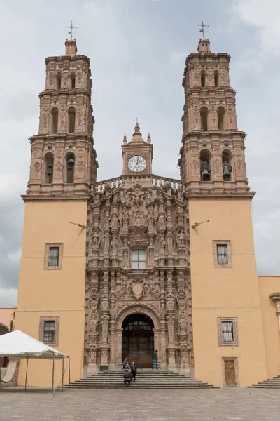 Fachada Frontal Una Iglesia Centro Dolores Hidalgo Guanajuato México — Foto de Stock