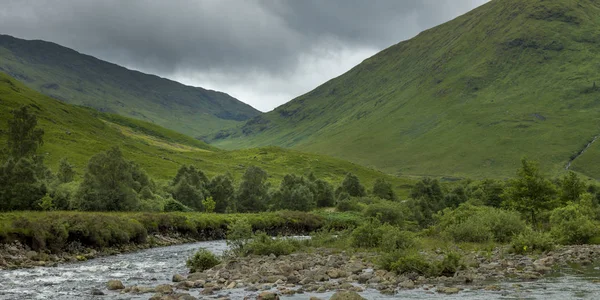 Scenic View Stream Flowing Mountains Scottish Highlands Scotland — Stock Photo, Image