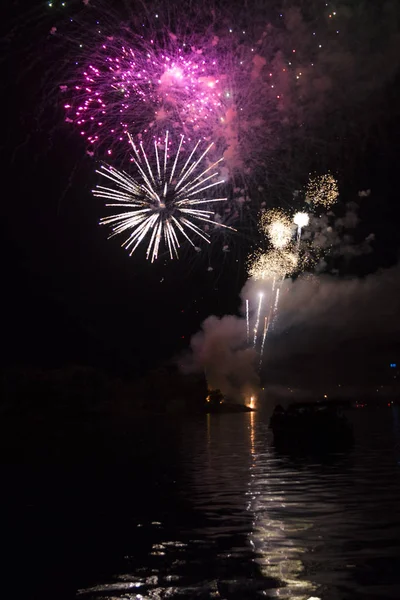 Canada Day Spettacolo Pirotecnico Kenora Lago Del Bosco Ontario Canada — Foto Stock