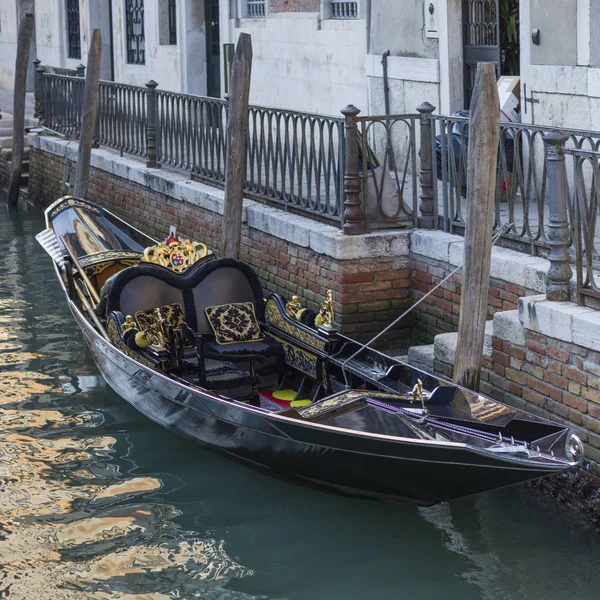 Gondola Moored Railing Canal Grand Canal Venice Veneto Italy — Stock Photo, Image