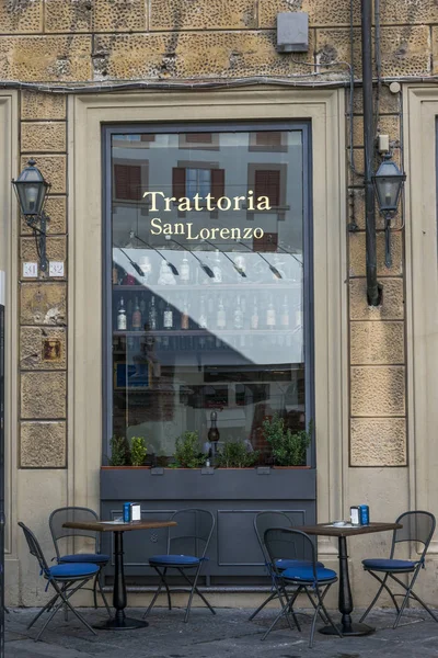 Sillas Mesas Vacías Cafetería Aire Libre Florencia Toscana Italia — Foto de Stock