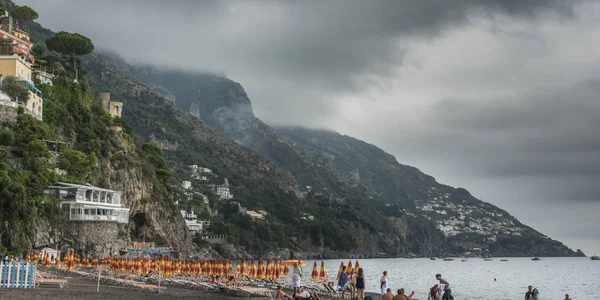 Turistas Praia Positano Costa Amalfitana Salerno Campania Itália — Fotografia de Stock