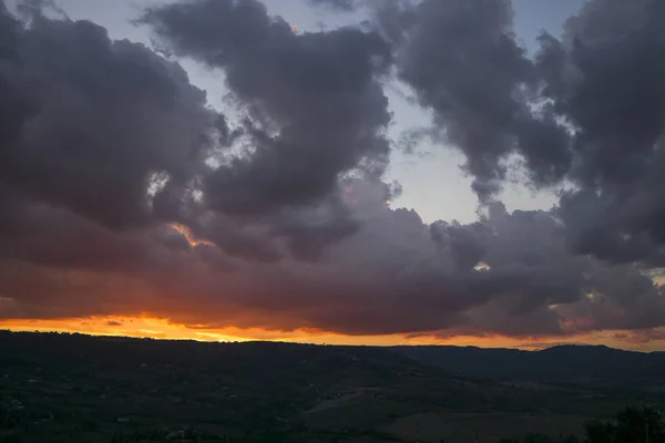 Uitzicht Landschap Tegen Bewolkte Hemel Bij Zonsondergang Orvieto Provincie Terni — Stockfoto