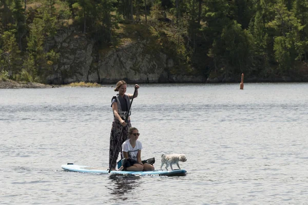 Junge Mädchen Beim Kajakfahren Fluss Stockfoto