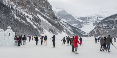 Buz hokeyi, Lake Louise, Banff National Park, Alberta, Kanada oynayanlar