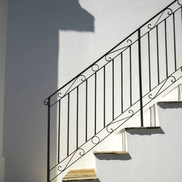 铁栏杆在一个空的楼梯 Thessalia Sterea Ellada 斯科拜洛斯 — 图库照片