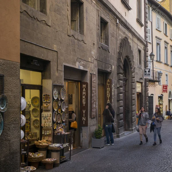 Lidé Nakupovat Ulici Orvieto Provincií Terni Itálie — Stock fotografie