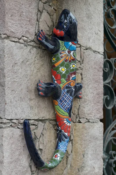 Primer Plano Escultura Lagarto Pared San Agustín Dolores Hidalgo Guanajuato —  Fotos de Stock