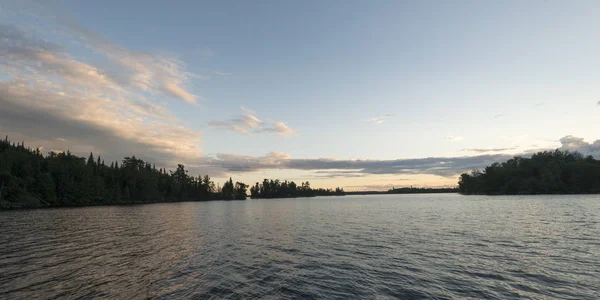 Malebný Výhled Jezero Při Západu Slunce Lesní Jezero Ontario Kanada — Stock fotografie
