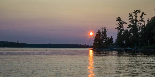 Живописный Вид Озеро Восходе Солнца Озеро Вудс Онтарио Канада — стоковое фото