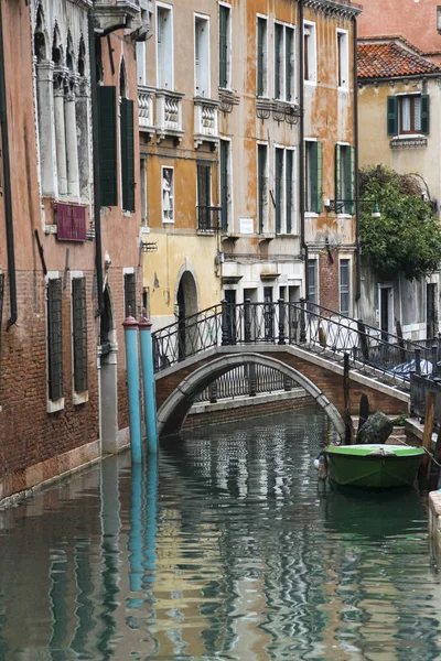 Pasarela Sobre Canal Burano Venecia Véneto Italia — Foto de Stock