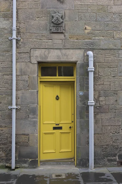 Puerta Amarilla Una Casa Andrews Fife Escocia — Foto de Stock
