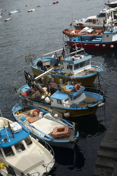 Fiskebåtar Docka Amalfi Amalfi Kusten Salerno Kampanien Italien — Stockfoto