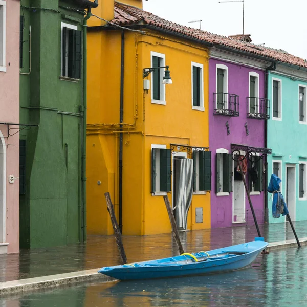 Colorful Houses Canal Boat Burano Venice Veneto Italy — Stock Photo, Image