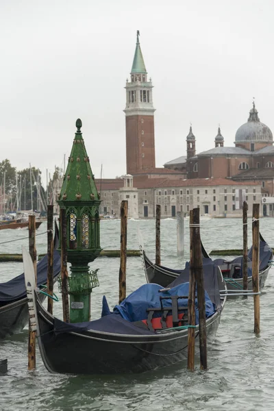 Gondolas Moored Grand Canal Church San Giorgio Maggiore Background Venice — Stock Photo, Image