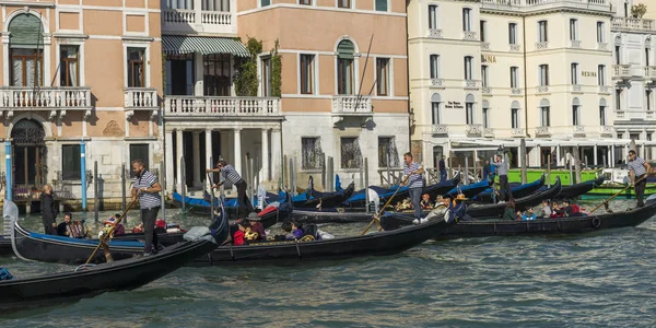 Góndolas Canal Por Edificios Venecia Véneto Italia — Foto de Stock