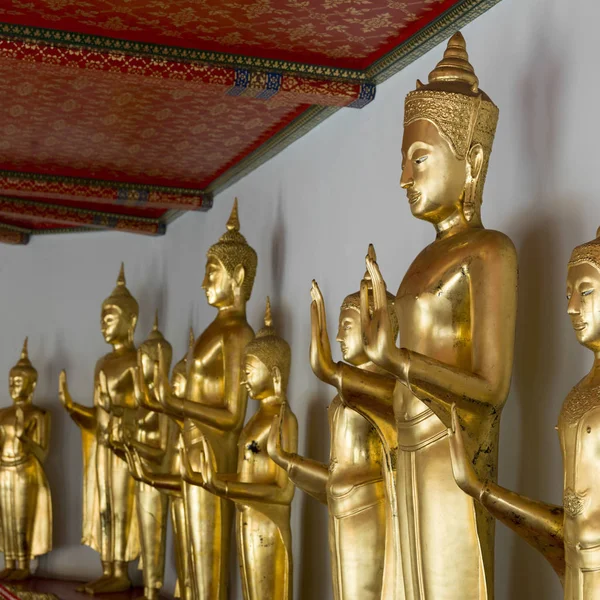 Fileira Estátuas Buda Wat Pho Phra Nakhon Bangkok Tailândia — Fotografia de Stock