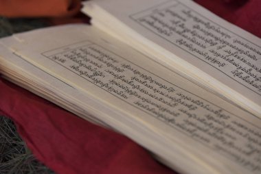 Yakın çekim bir dua kitabı, Paro, Paro bölgesinin Vadisi: Paro, Bhutan