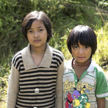 İki kız, Punakha, Bhutan portresi